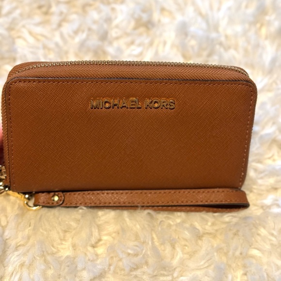Michael Kors Leather Wristlet Wallet - Picture 4 of 4